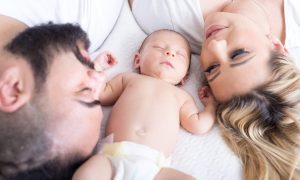 Cómo lograr dormir cuando eres madre o padre y trabajas