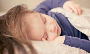¿Cómo afecta la falta de sueño a los niños?